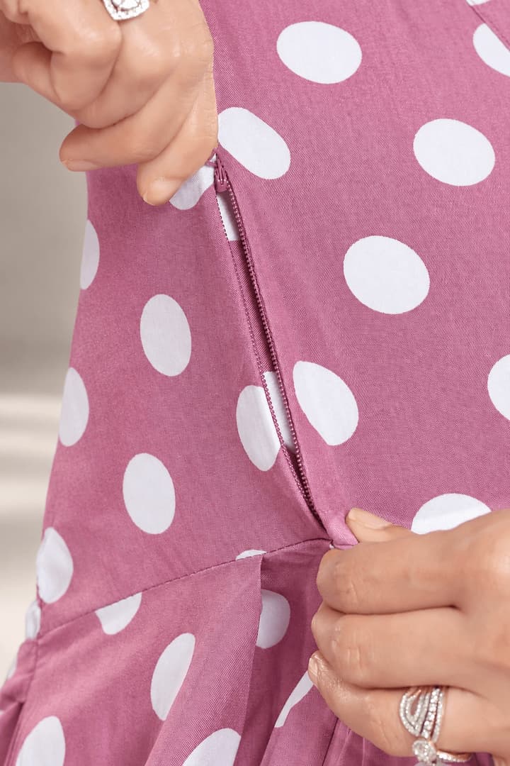 MomsBae Onion Pink Polka Dot Feeding Dress, nursing opening detail