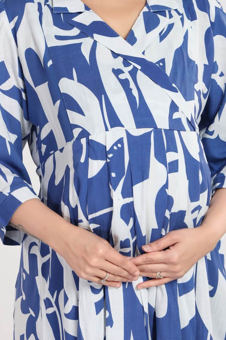 MomsBae True Blue Printed Feeding Dress, neckline and print detail
