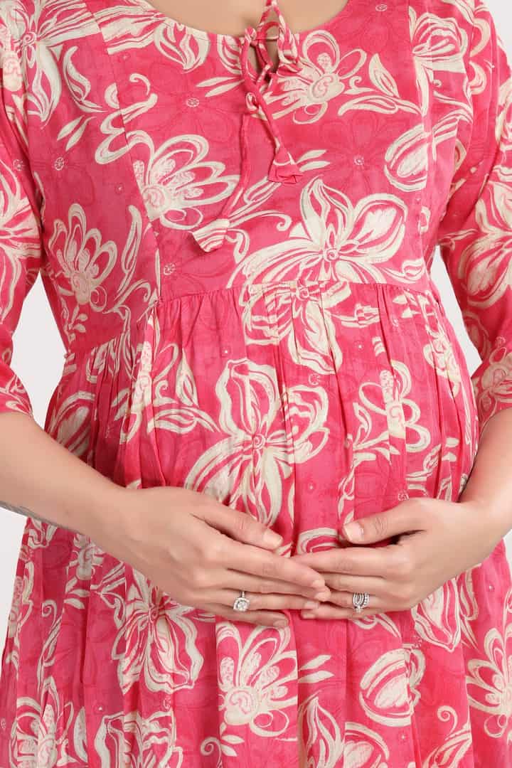 MomsBae Rose Pink Printed Feeding Dress, neckline and print detail