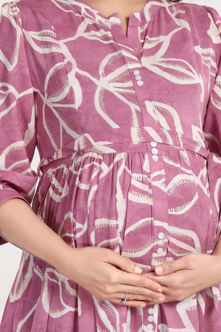 MomsBae Dusky Rose Printed Maternity Dress, neckline and print detail
