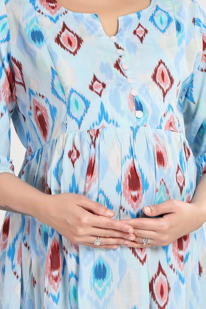 MomsBae Aqua Ikat Linen Maternity Feeding Dress, neckline and print detail